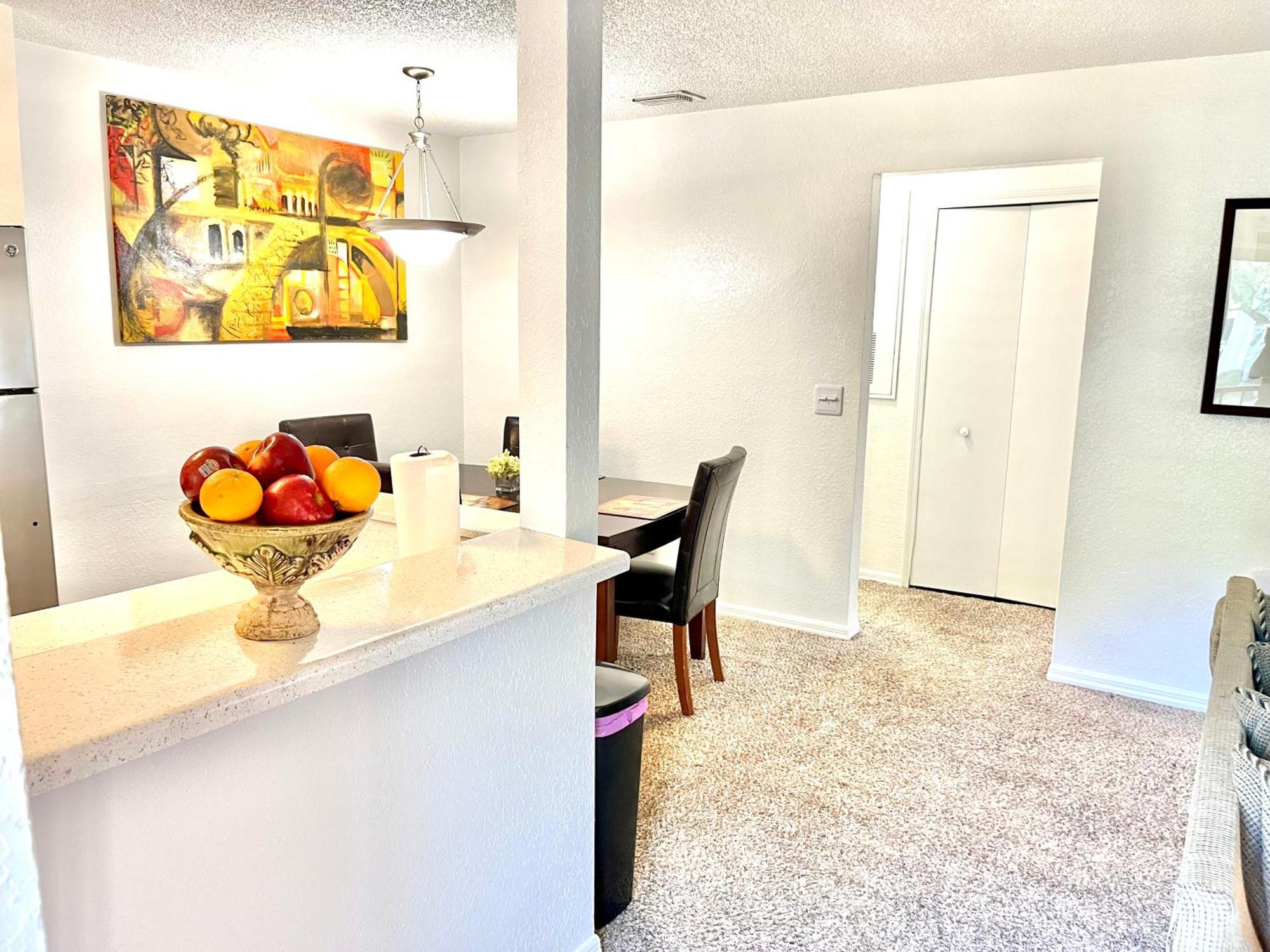 Daytona 2 Bed Apartment 10 Minutes To Beach With Balcony Порт-Ориндж Экстерьер фото