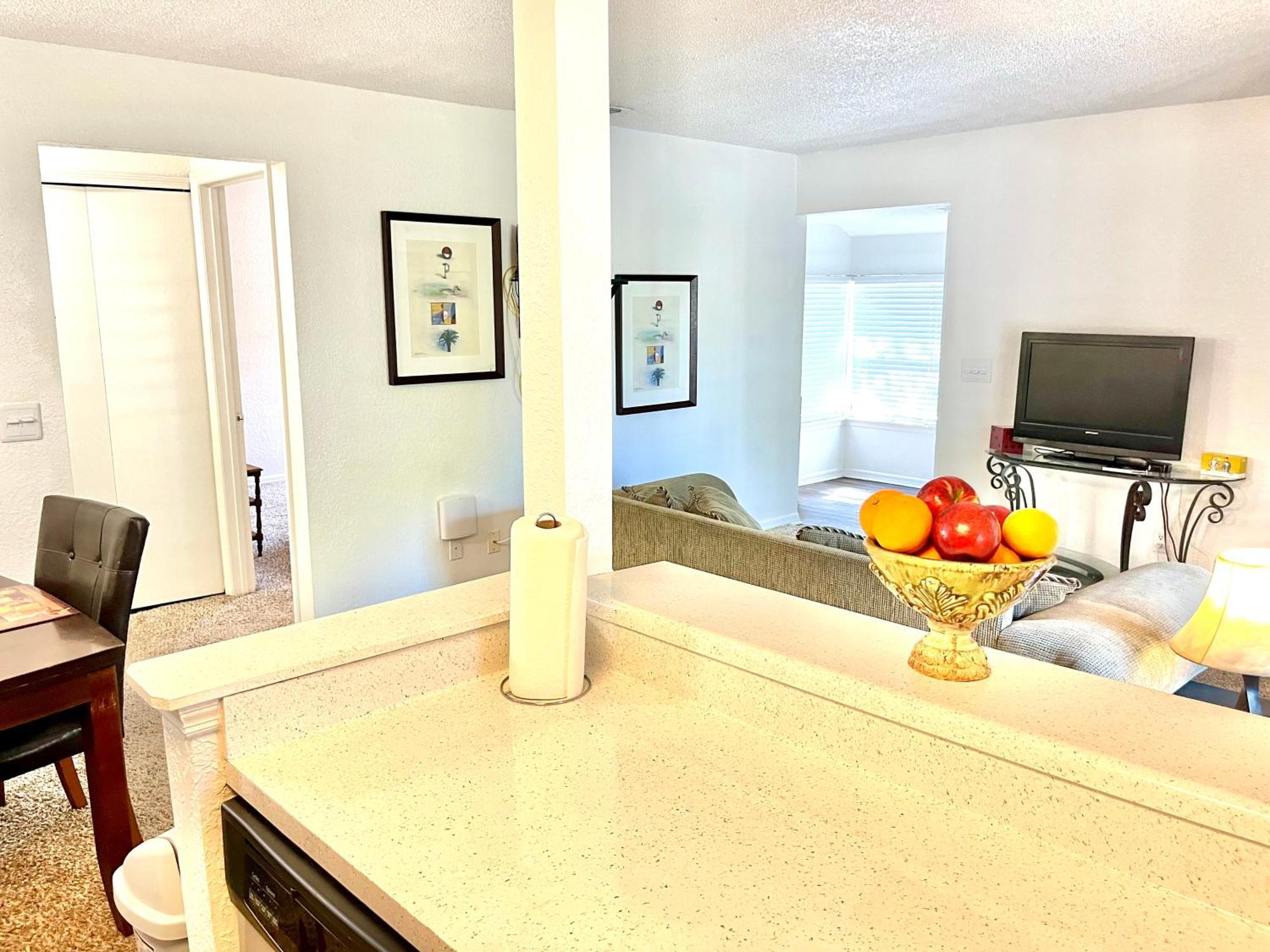 Daytona 2 Bed Apartment 10 Minutes To Beach With Balcony Порт-Ориндж Экстерьер фото